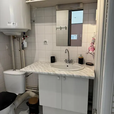 Proche Du Centre 3 A 5 Pers Avec Parking Prive Et La Fibre Апартаменты