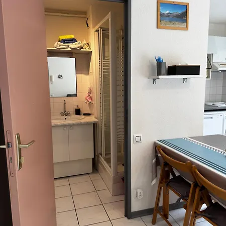 Tres Proche Du Centre Avec Parking Prive *